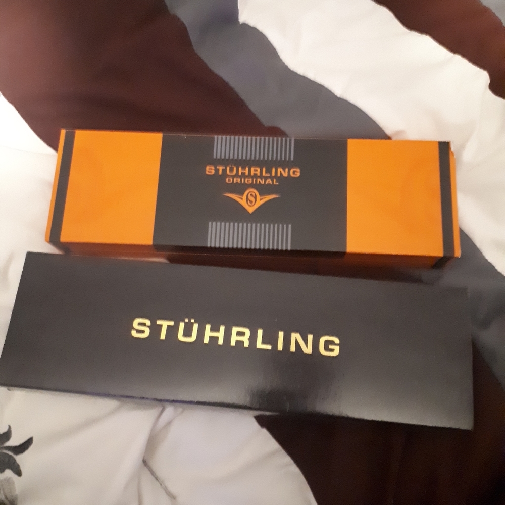 Watch - Picture 3 of 3